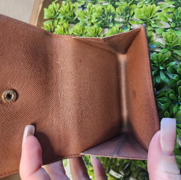 Louis Vuitton double snap compact wallet - Picture 3 of 15